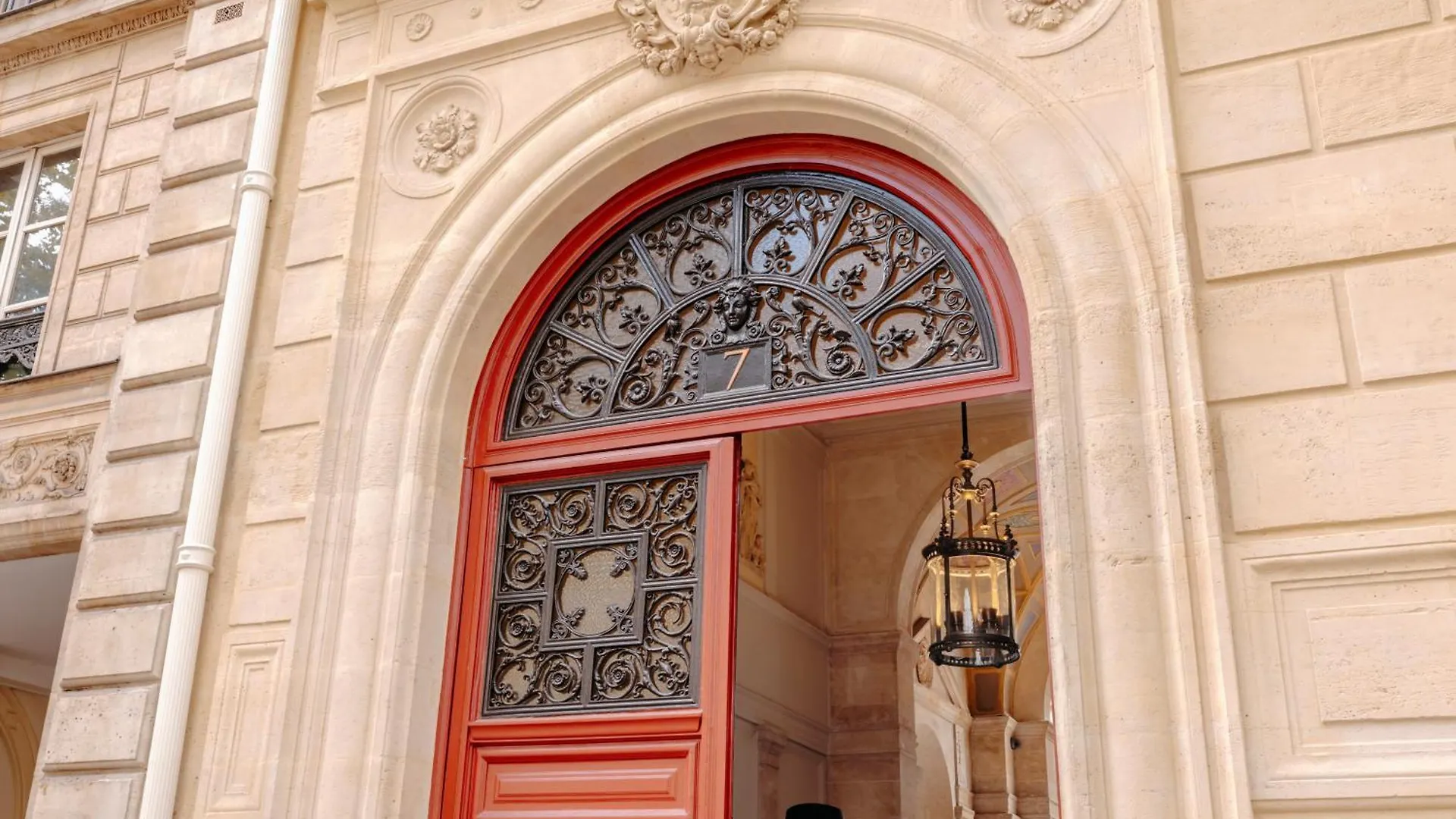 Hotel De Pourtales París 5*,