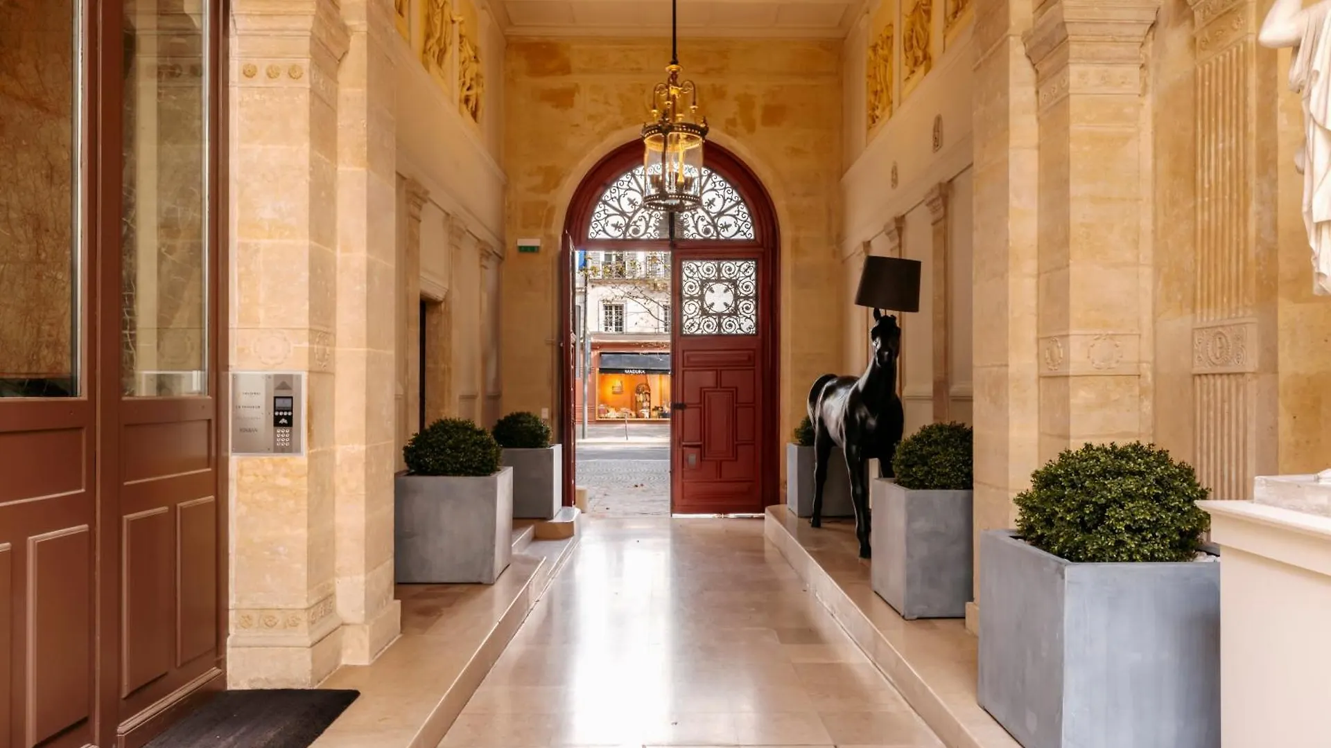 Hotel De Pourtales París Apartahotel